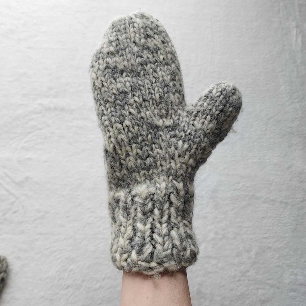 Handmade Wool Mittens Mens Womens Medium Large Grey White Chunky Knit Gloves - Picture 9 of 10